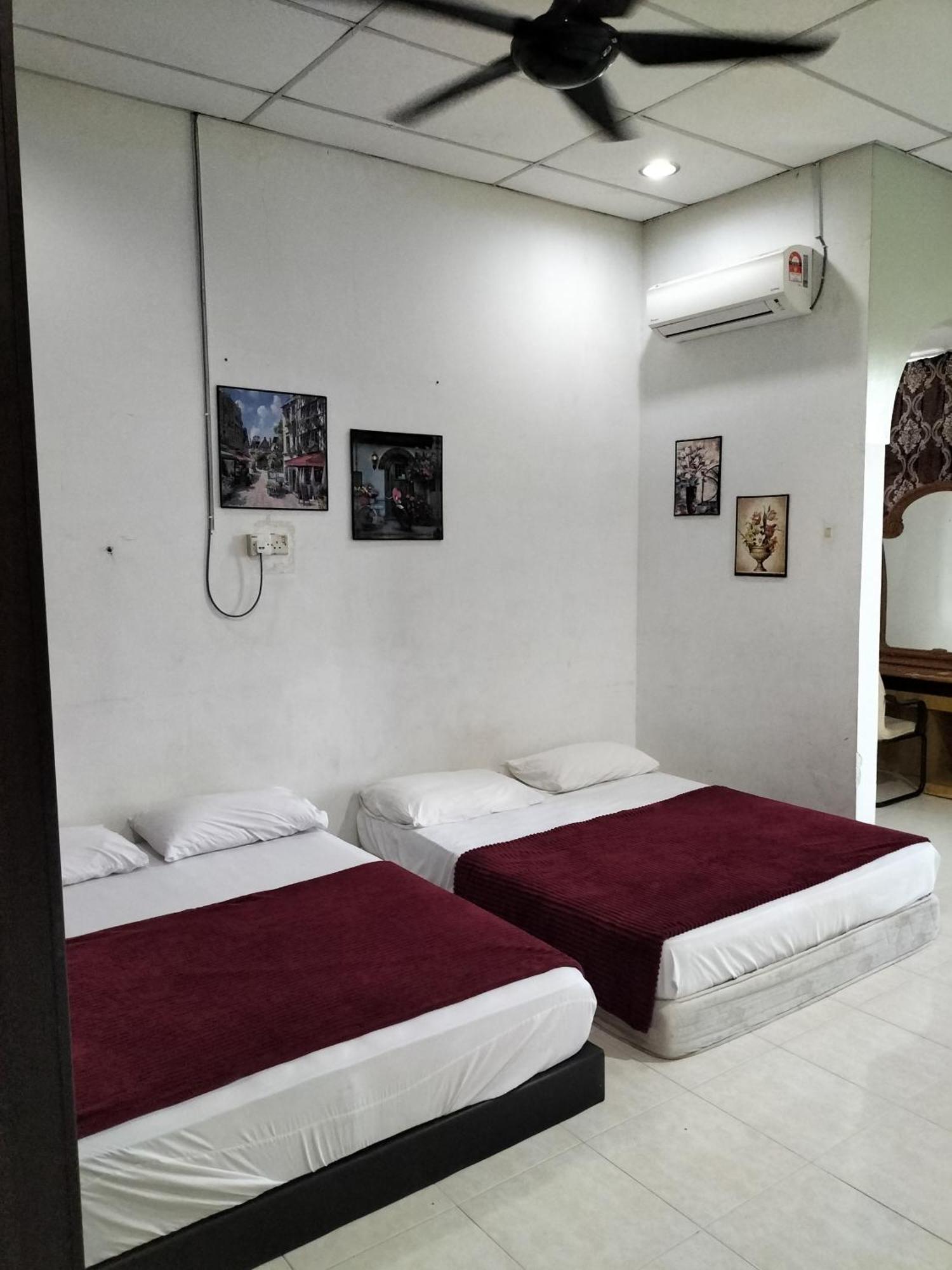 Ulfah Homestay Мерсинг Стая снимка